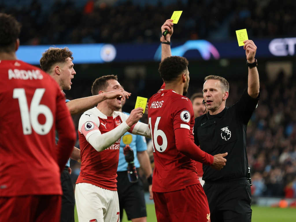 再罚一笔?利物浦因对热刺比赛吃牌过多或将遭英足总处罚 再罚一笔?利物浦因对热刺比赛吃牌过多或将遭英足总处罚